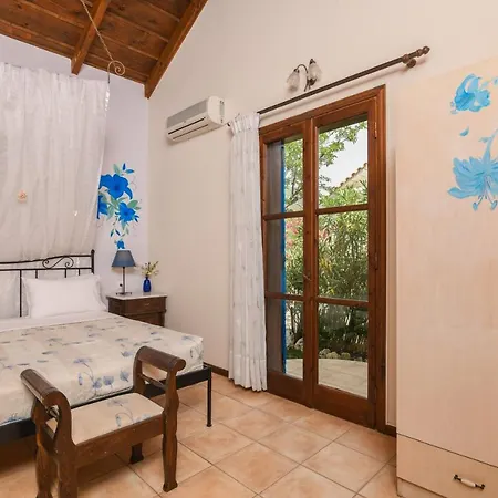 Farm stay Therianos Traditional