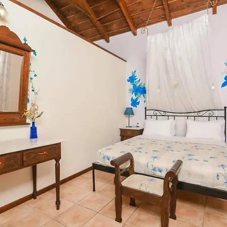 Therianos Traditional Pensiune agroturistice Kallithea (Zakynthos)