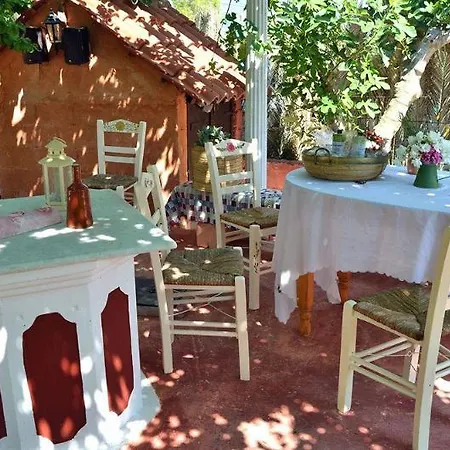 Therianos Traditional Pensiune agroturistice *